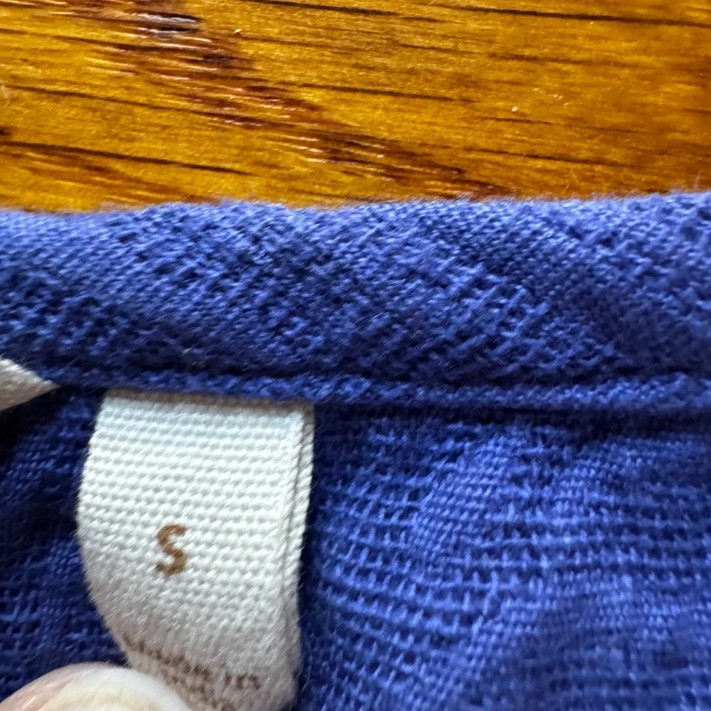 SOFT SURROUNDINGS TOP SHIRT SZ S Small Blue CrossOver front pocket Excel cond - Picture 4 of 6
